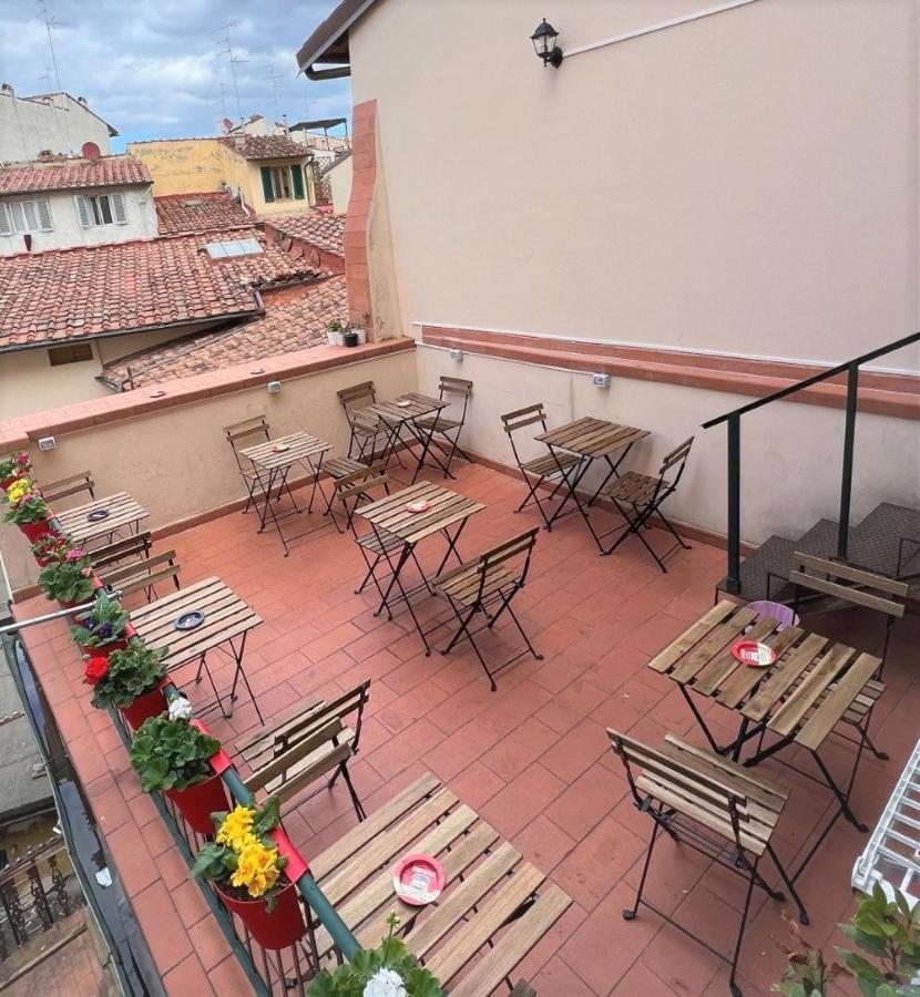 Emerald Palace Hostal *